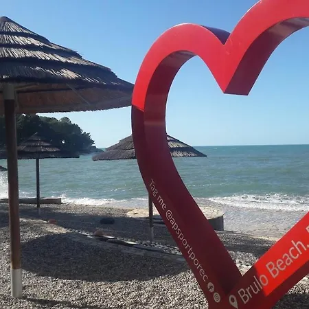 Nela Πόρετς